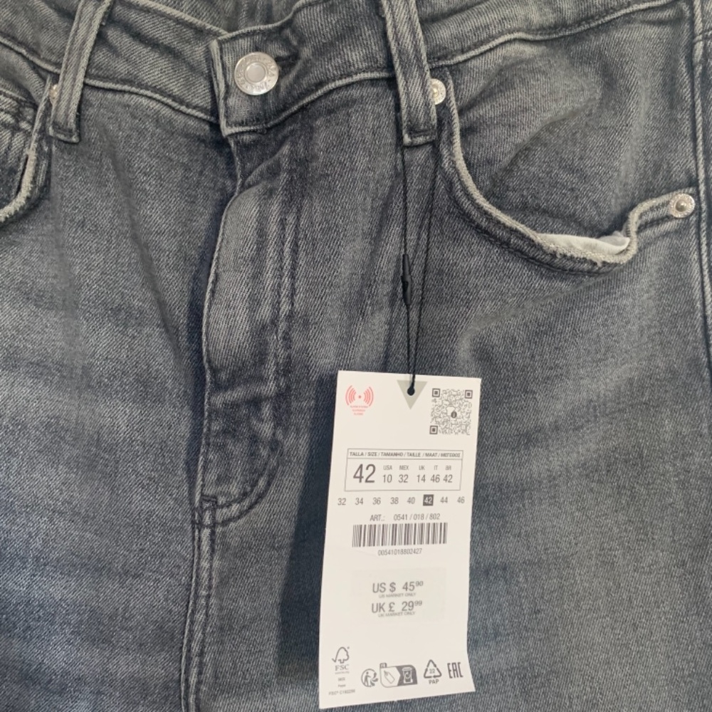 NWT Flared crop high waist jeans - Picture 3 of 4